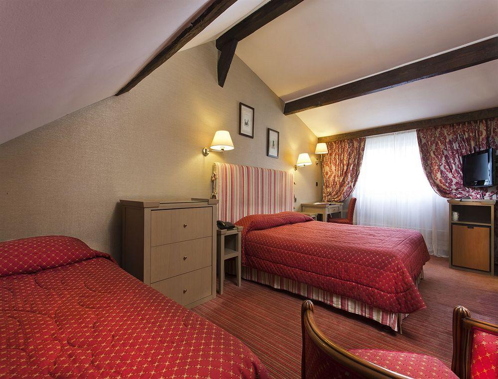 Passy Eiffel Hotel Париж Екстериор снимка